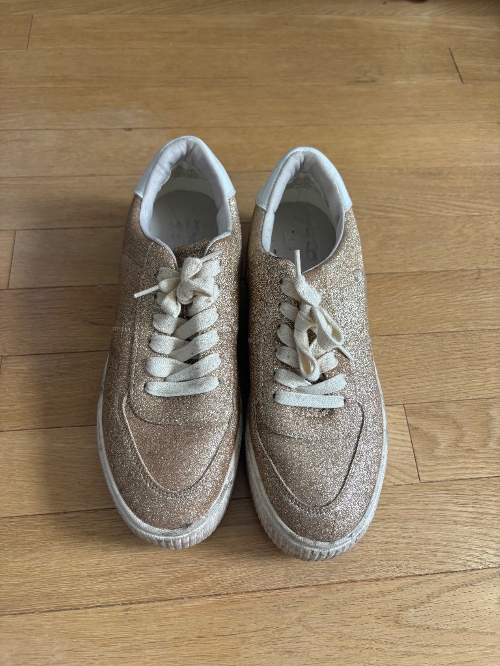 Gold sparkly sneakers size 8